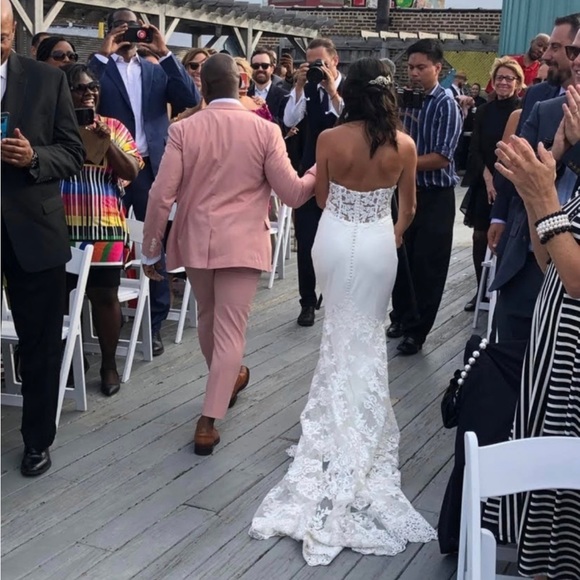 Never worn, only tried on. Immaculate condition -Ivory in color-size 8 - Picture 4 of 5